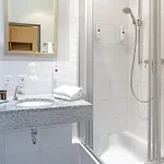 Ramada By Wyndham Frankfurt Centre מלון פרנקפורט