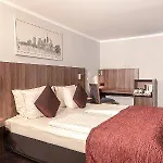 Ramada By Wyndham Frankfurt Centre מלון 4*