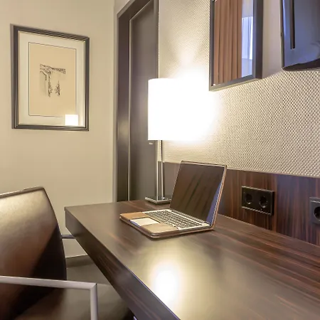 Ramada By Wyndham Frankfurt Centre מלון 4*