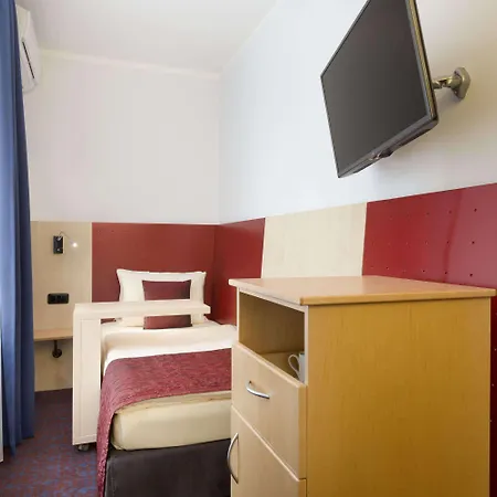 Ramada By Wyndham Frankfurt Centre ホテル