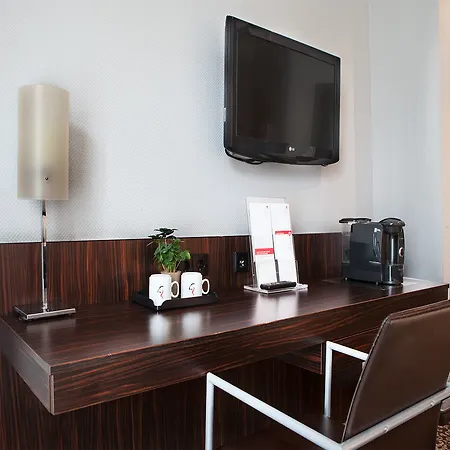 Ramada By Wyndham Frankfurt Centre ホテル
