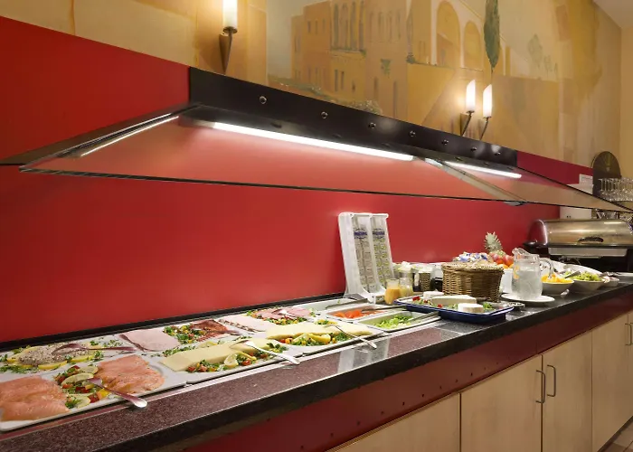 Ramada By Wyndham Frankfurt Centre Szálloda 4*