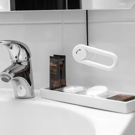 Hotel Ramada By Wyndham Frankfurt Centre 4*