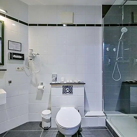 Ramada By Wyndham Frankfurt Centre Hotel 4*
