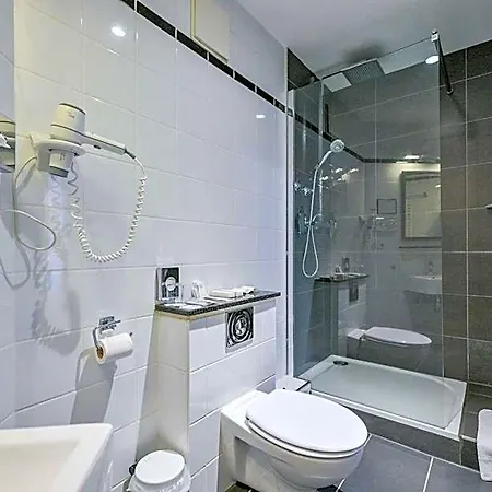 Ramada By Wyndham Frankfurt Centre Hotel