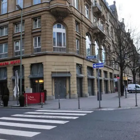 Ramada By Wyndham Frankfurt Centre Otel 4*