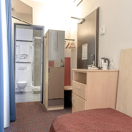 Ramada By Wyndham Frankfurt Centre 4*