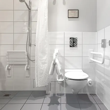 Отель Ramada By Wyndham Frankfurt Centre 4*