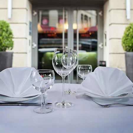 Ramada By Wyndham Frankfurt Centre 4*