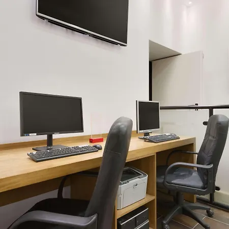 酒店 Ramada By Wyndham Frankfurt Centre 4*