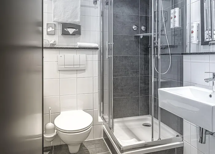 Ramada By Wyndham Frankfurt Centre Hotell 4*